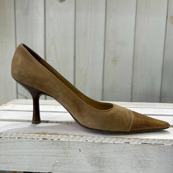 Chanel Vintage Suede Heels - Size 38 - Picture 4 of 14